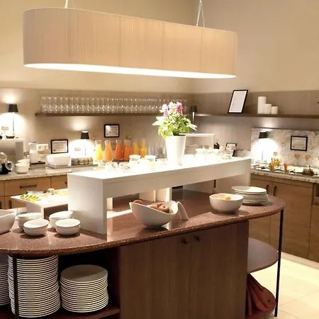 City Hotel Merano Готель Мерано
